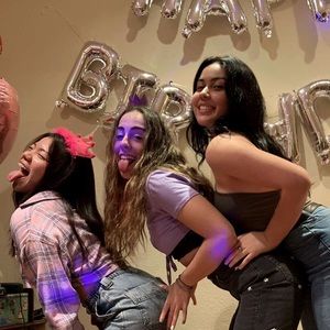 Meet your Posher, Destiny